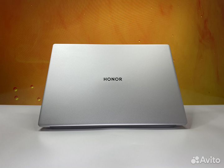 Ноутбук Honor MagicBook 16 / Core i5 / SSD