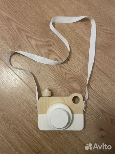 Пирамидка, грызунок, деревянный фотоаппарат