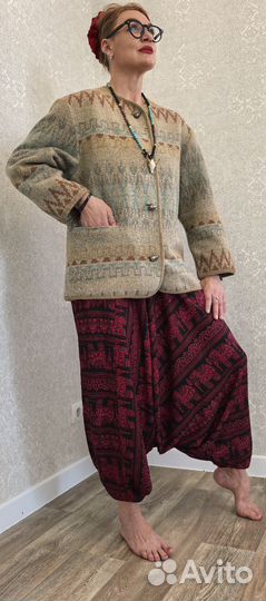 Шерстяной жакет в непальском стиле