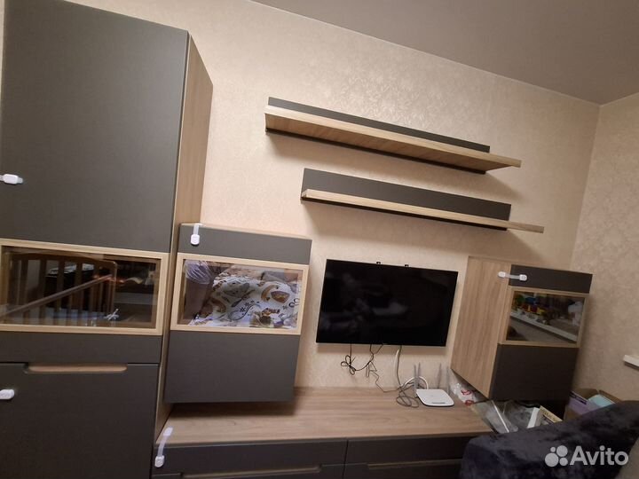 Стенка в гостиную Ангстрем Анри