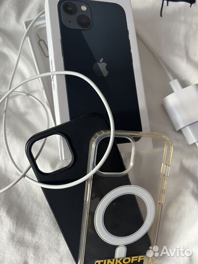Телефон iPhone 13