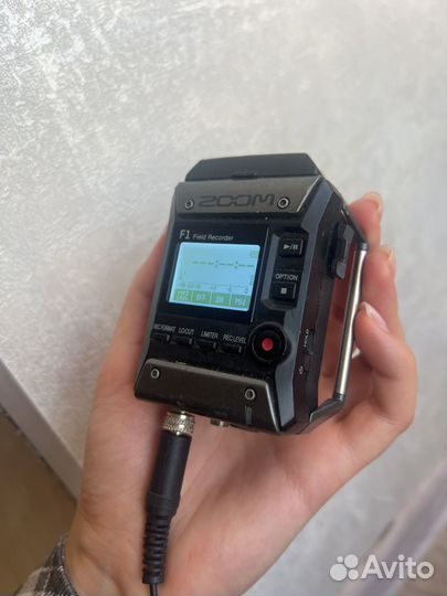 Рекордер Zoom f1 петличка и микрофон