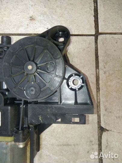 Моторчик стеклоподъемника Ford Focus 2 CB4 2008-20