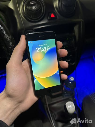 iPhone 8, 64 ГБ
