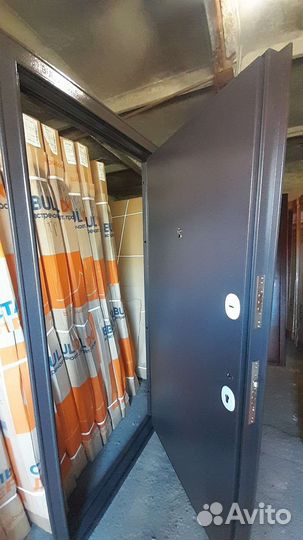 Дверь входная уличная 90мм. 3 уплотнителя