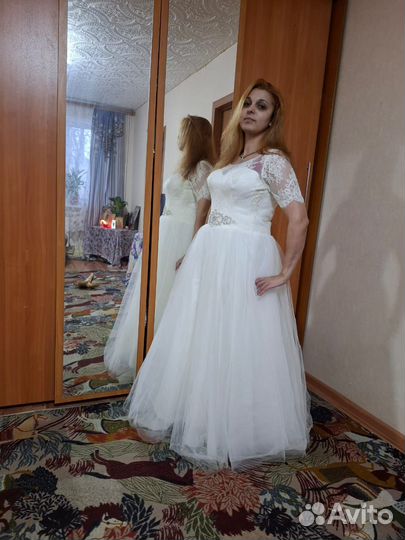 Свадебное платье 46 48 бу