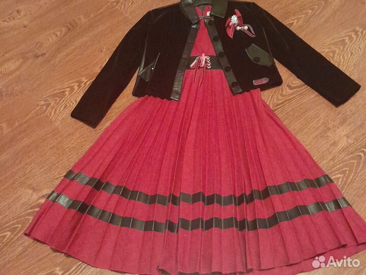 Платье с курткой