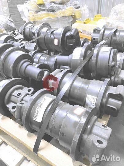 Каток поддерживающий Hitachi 450CLC 9250478