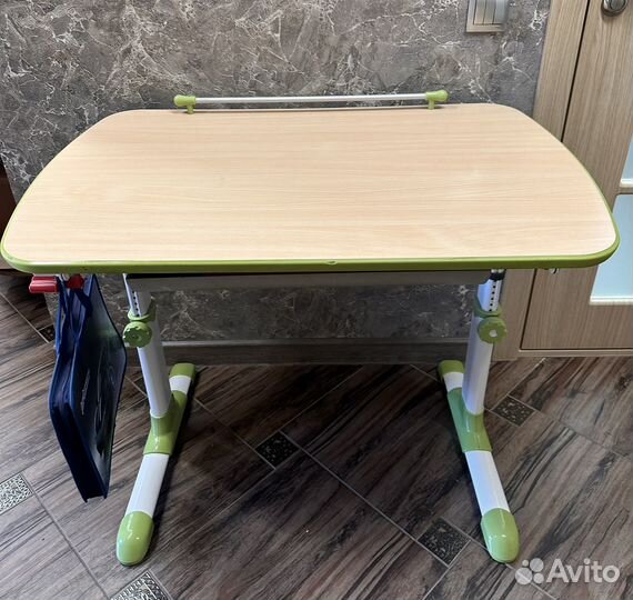 Детский письменный стол-парта