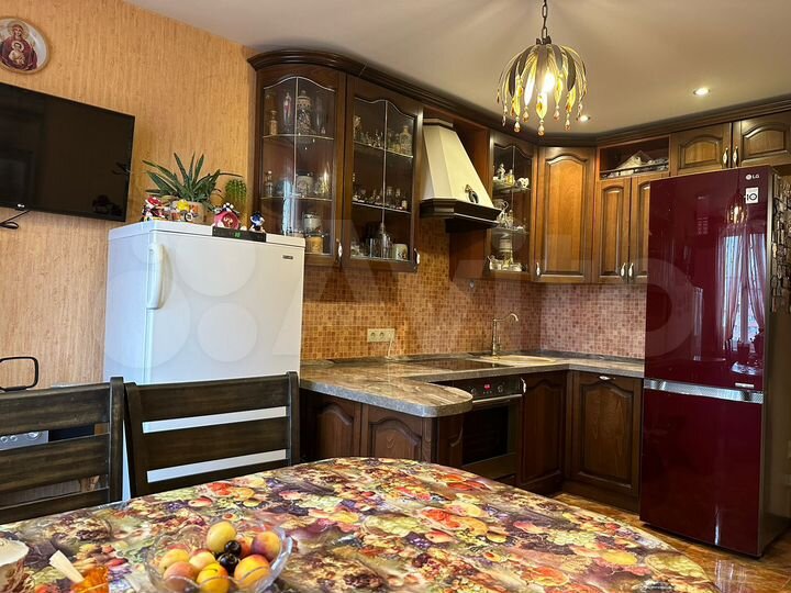 2-к. квартира, 62 м², 8/17 эт.