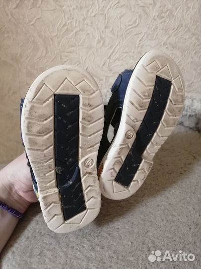 Детские сандалии