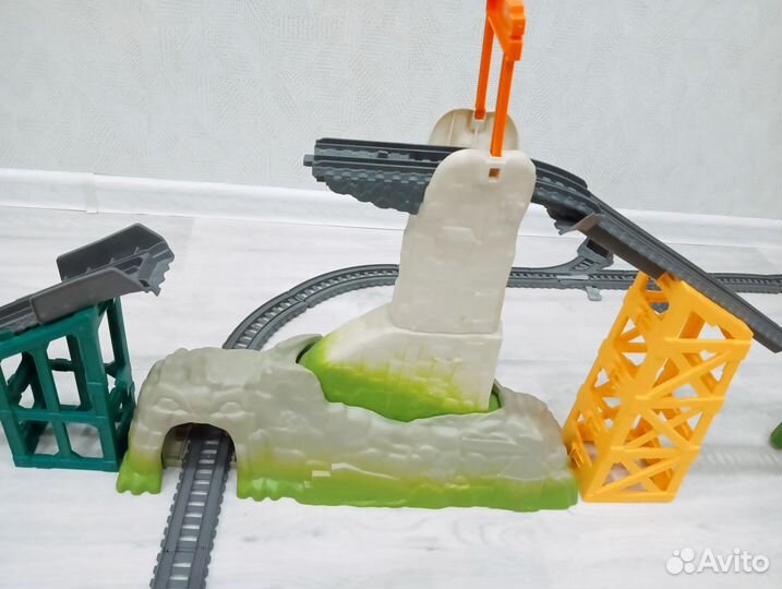 Железная дорога Томас и его друзья, падающая башня