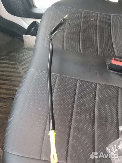 Направляющая масленного щупа