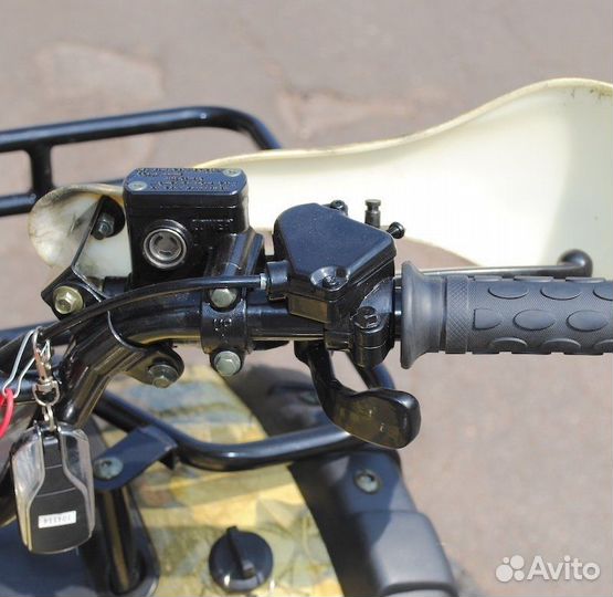 Квадроцикл Avantis Hunter 8 желтый Витрина