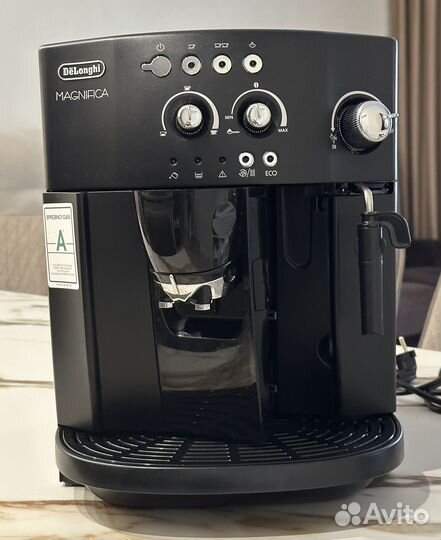 Кофемашина Magnifica DeLonghi esam4000.B