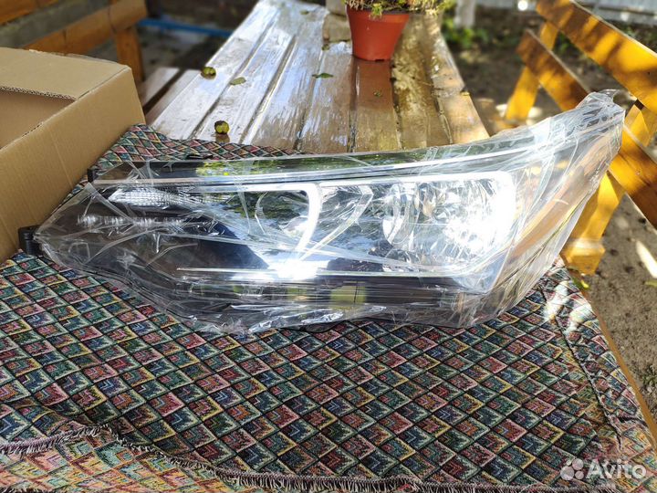 Фары Рестайлинг Toyota Corolla 180