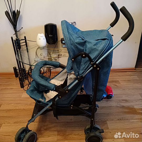 Прогулочная коляска трость