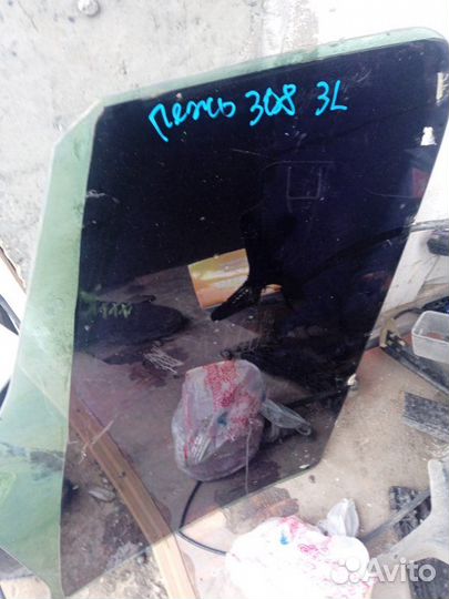 Стекло двери заднее левое Peugeot 308 1.6 VTI 16V