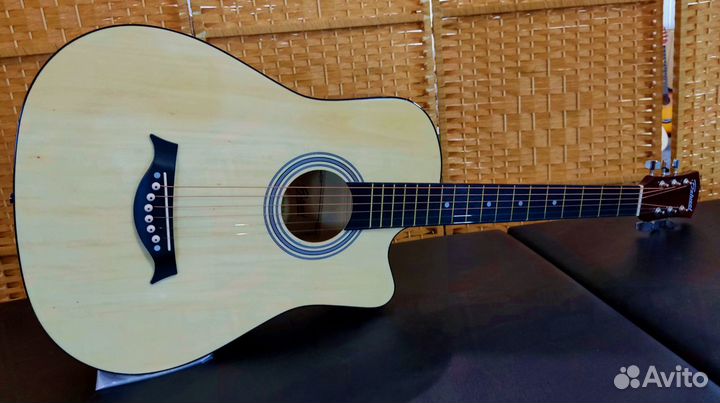 Гитара акустичекая
