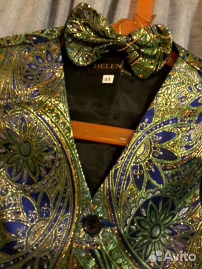 Жилет с бабочкой праздничный на 2-4 года