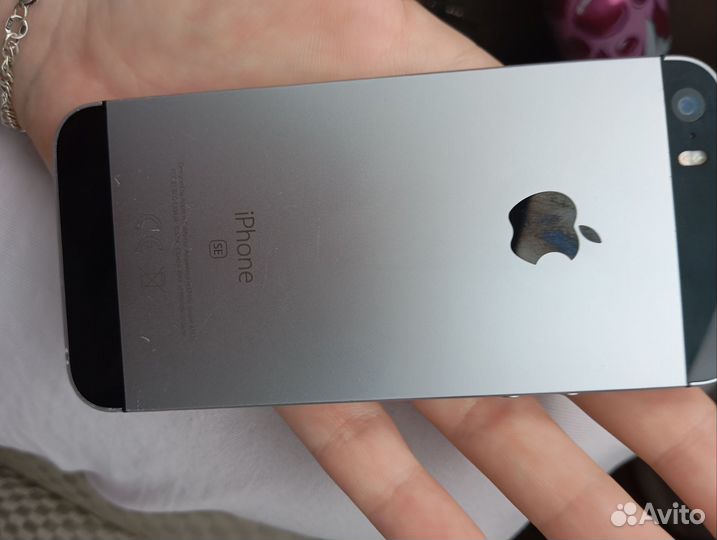 iPhone SE, 32 ГБ