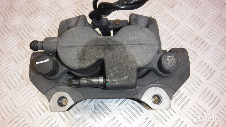 Суппорт передний правый Mercedes-Benz GLE C292