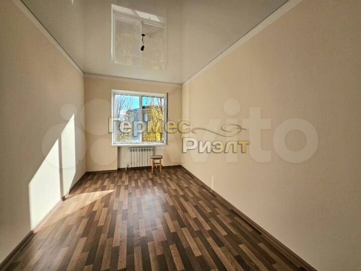 2-к. квартира, 56 м², 3/3 эт.