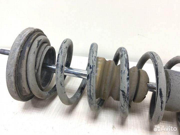 Стойка амортизатора задняя Bmw 5 F10