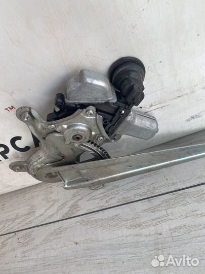 Toyota Camry v50 Стеклоподъемник задней двери