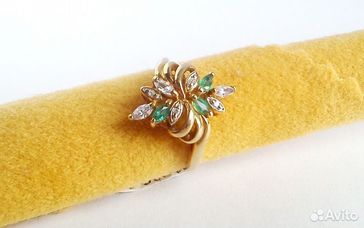 Золотое Кольцо с природными Изумрудами. Новое