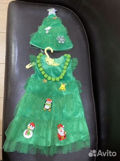 Продам Новогодние костюмы 3-6лет