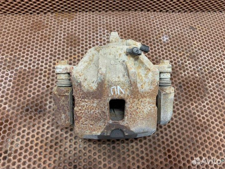 Суппорт передний левый Kia Sportage JE G4GC 2006