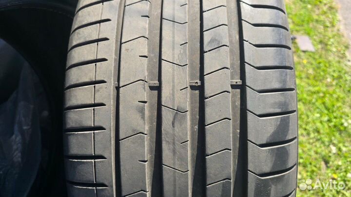 Pirelli P Zero 275/40 R21 и 315/35 R21