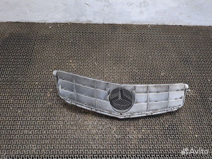 Решетка радиатора Mercedes C W204, 2010