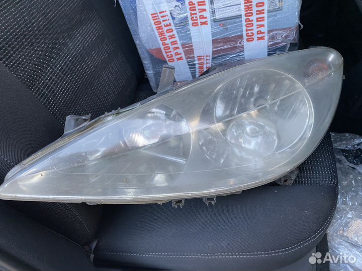Фара peugeot 307