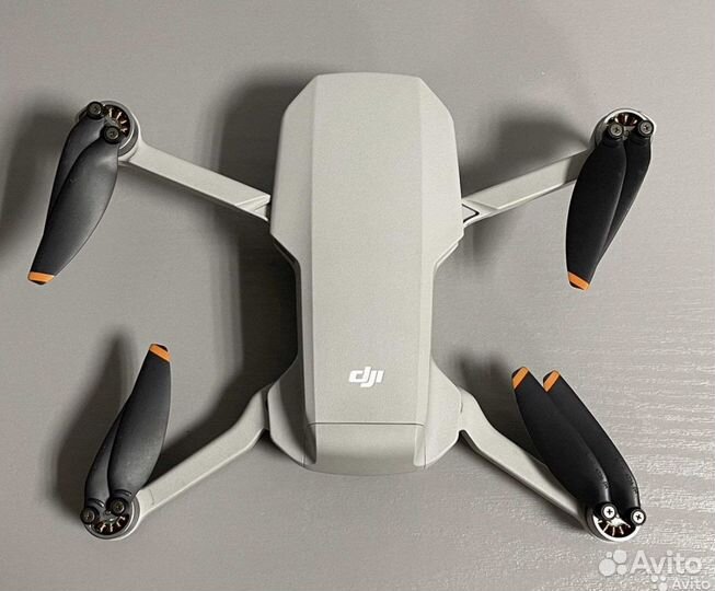 Квадрокоптер dji mavic mini 2 combo