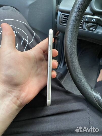 iPhone SE (2022), 64 ГБ
