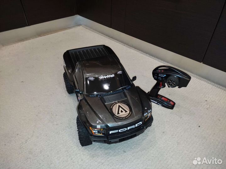 Traxxas slash 4x4 Ford Raptor 1/10