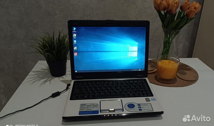 Ноутбук asus