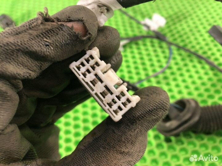 Электропроводка (коса) двери багажника