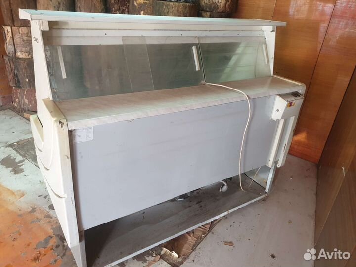 Холодильная витрина кондитерская бу