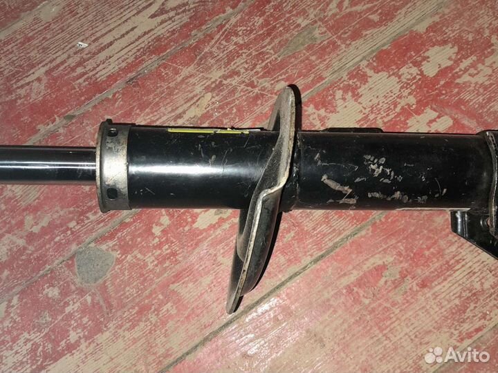 Амортизатор передний правый новый (без упаковки)