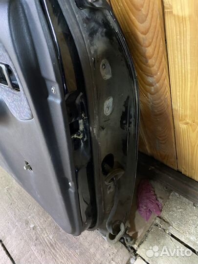 Задняя левая дверь Nissan Pulsar N15