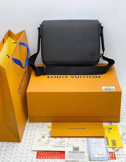 Сумка мессенджер Louis Vuitton LV District PM