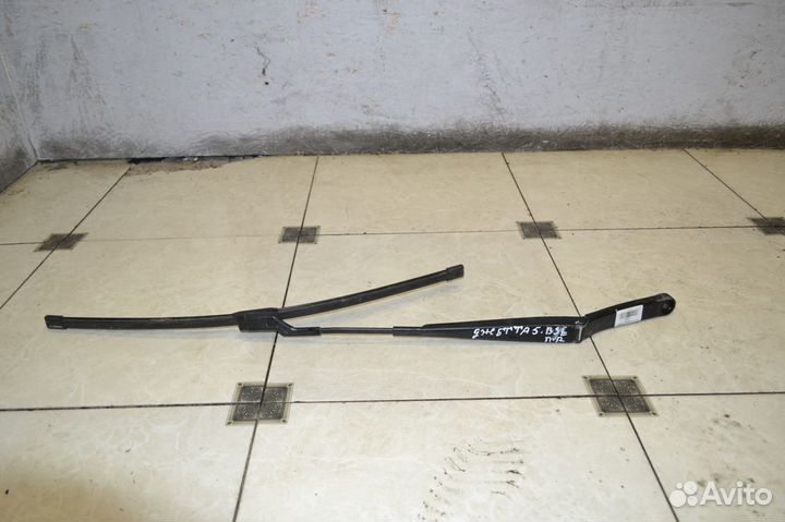 Поводок дворника правый Volkswagen Jetta 5