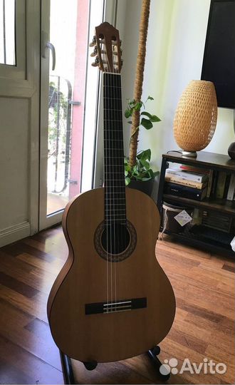 Классическая гитара yamaha c40
