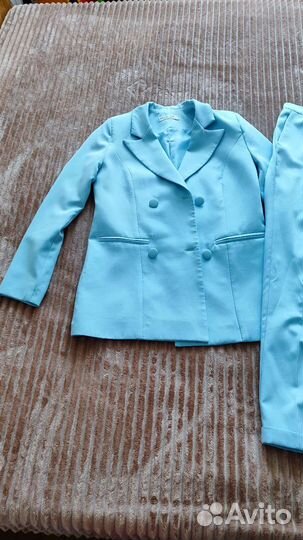 Брючный костюм женский