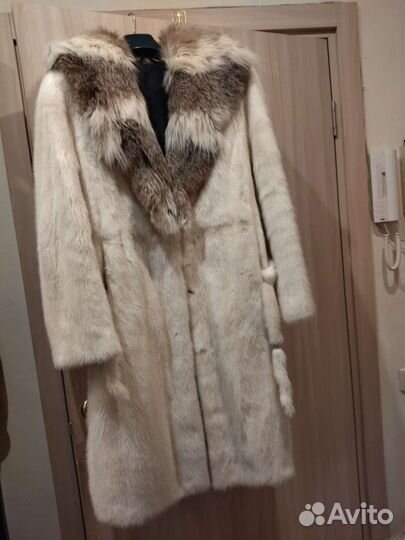 Шуба норковая с воротником рысь