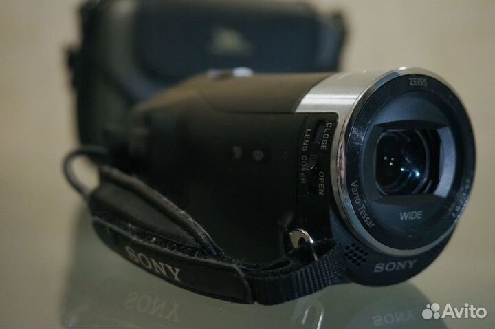 Видеокамера Sony HDR-CX240E