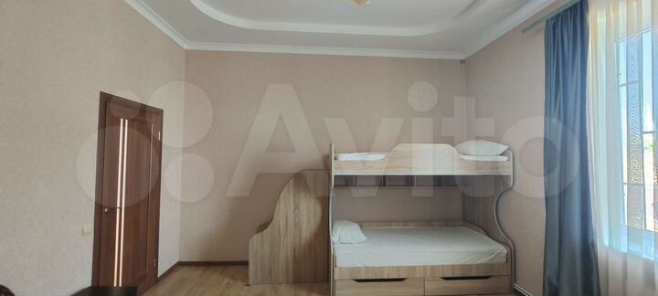 2-к. квартира, 70 м², 2/2 эт.